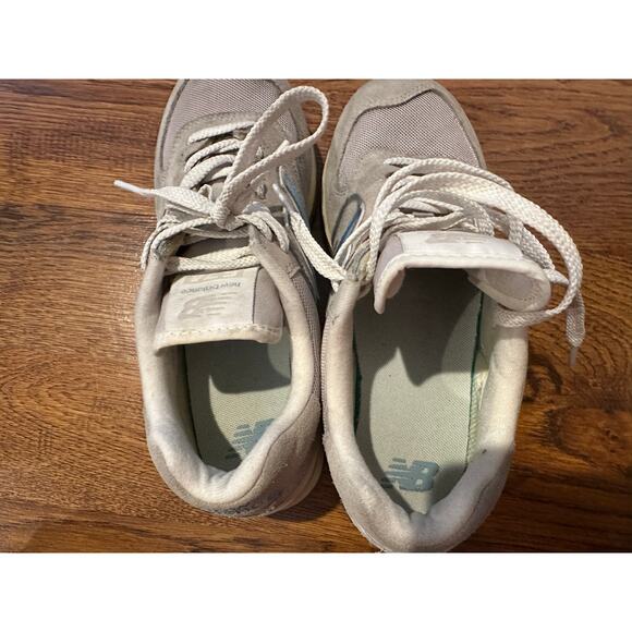 New Balance Women's 574 Suede Fashion Sneakers – Gray/Blue – Size 7.5 - Picture 9 of 9